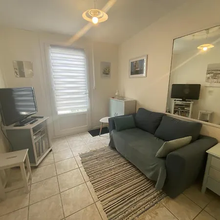 - Maisonnette A Deux Pas Du Centre - Fr-1-709-50